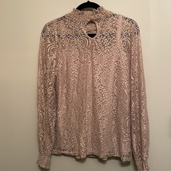 Cable and Gauge Stretch Lace top​ - Picture 5 of 9